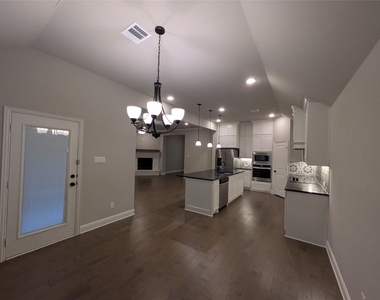 1720 Whispering Trail Drive - Photo Thumbnail 9