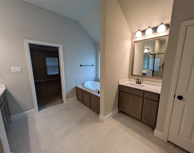 1720 Whispering Trail Drive - Photo Thumbnail 13