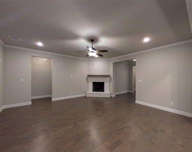 1720 Whispering Trail Drive - Photo Thumbnail 5
