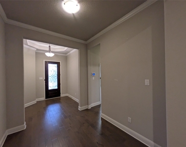 1720 Whispering Trail Drive - Photo Thumbnail 2