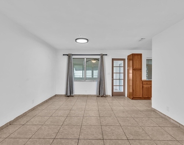 132 Se 2nd Court - Photo Thumbnail 9