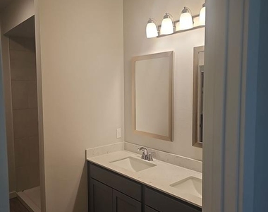 11751 Sweeping Lane - Photo Thumbnail 5