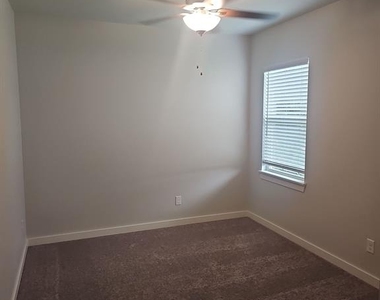 11751 Sweeping Lane - Photo Thumbnail 11
