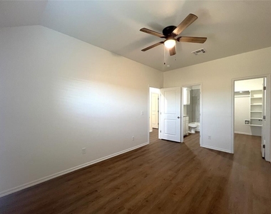 1713 Short Cove Drive - Photo Thumbnail 12