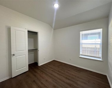 1713 Short Cove Drive - Photo Thumbnail 7