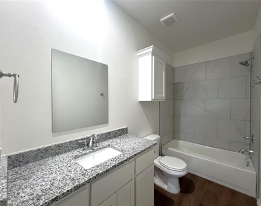 1713 Short Cove Drive - Photo Thumbnail 13