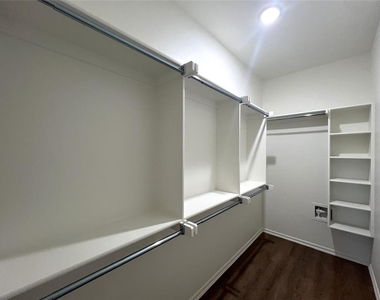 1713 Short Cove Drive - Photo Thumbnail 14