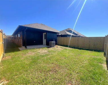 1713 Short Cove Drive - Photo Thumbnail 17