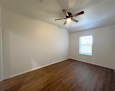 1713 Short Cove Drive - Photo Thumbnail 11