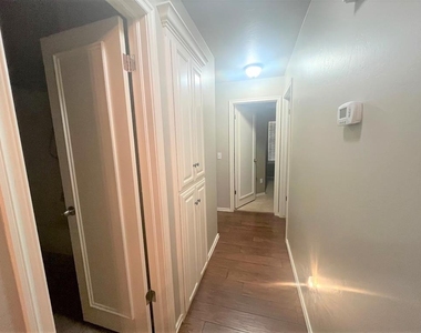 725 Tuscany Way - Photo Thumbnail 6