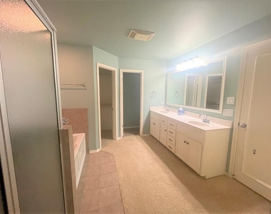 725 Tuscany Way - Photo Thumbnail 9