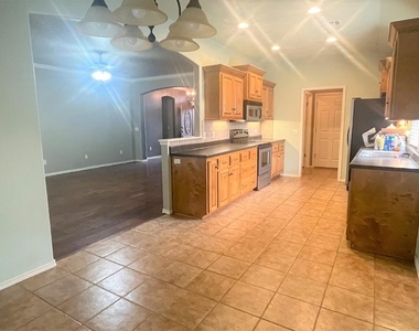 725 Tuscany Way - Photo Thumbnail 5