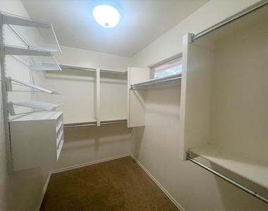 725 Tuscany Way - Photo Thumbnail 11