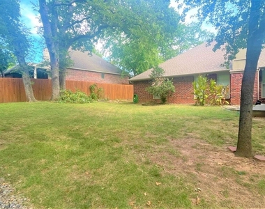 725 Tuscany Way - Photo Thumbnail 18