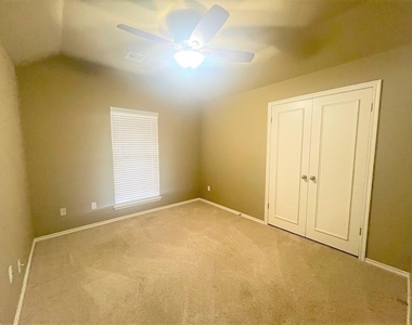 725 Tuscany Way - Photo Thumbnail 14