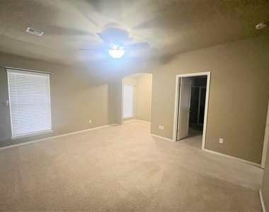 725 Tuscany Way - Photo Thumbnail 8