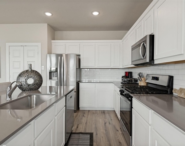 2808 Spring Side Drive - Photo Thumbnail 4