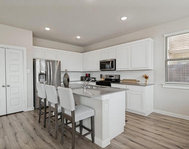2808 Spring Side Drive - Photo Thumbnail 3