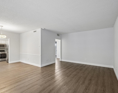 6017 E University Boulevard - Photo Thumbnail 2