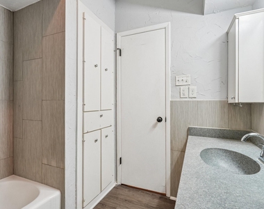 6017 E University Boulevard - Photo Thumbnail 10