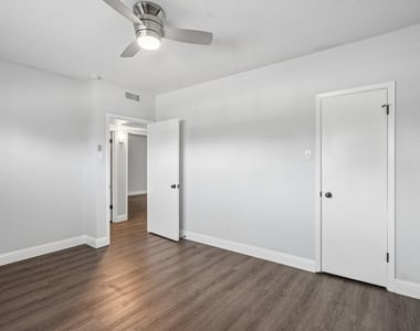 6017 E University Boulevard - Photo Thumbnail 15