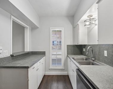 6017 E University Boulevard - Photo Thumbnail 6