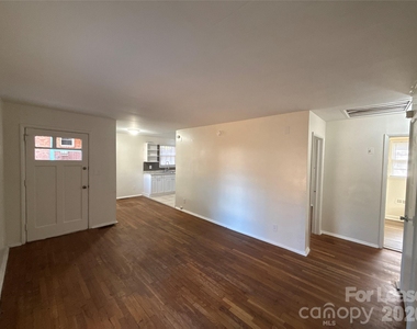 5135 Grapevine Drive - Photo Thumbnail 2