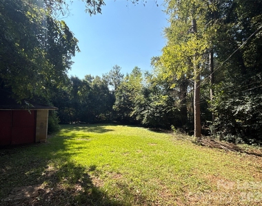 5135 Grapevine Drive - Photo Thumbnail 12