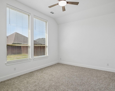 1506 Calcot Lane - Photo Thumbnail 17