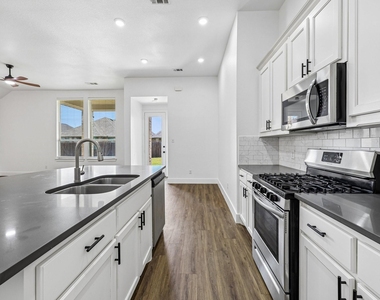 1506 Calcot Lane - Photo Thumbnail 11