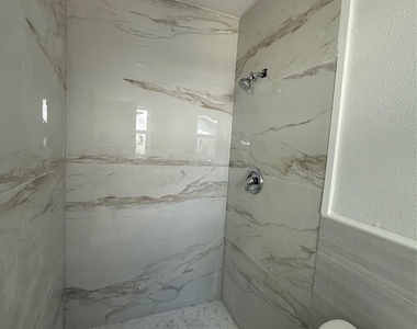 522 Donald Drive - Photo Thumbnail 13