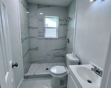 522 Donald Drive - Photo Thumbnail 11