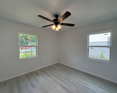 522 Donald Drive - Photo Thumbnail 9
