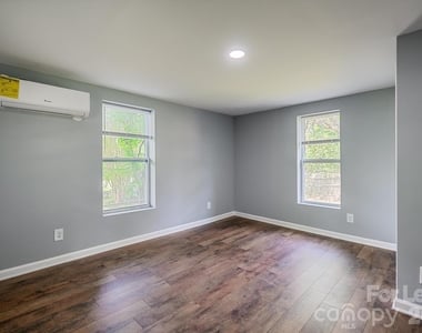 19513 Meridian Street - Photo Thumbnail 19