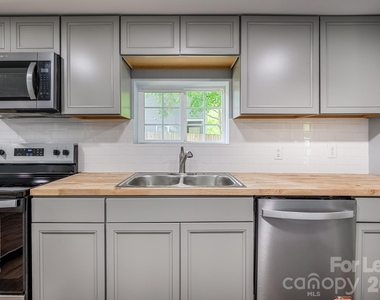 19513 Meridian Street - Photo Thumbnail 11