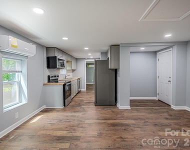 19513 Meridian Street - Photo Thumbnail 4