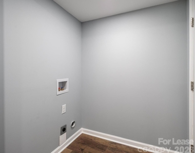 19513 Meridian Street - Photo Thumbnail 17