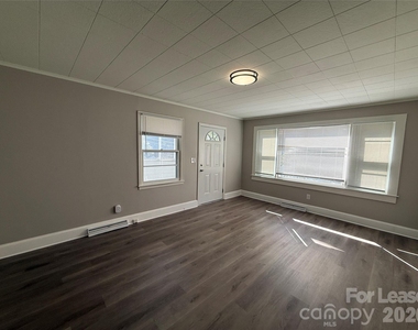 113 Garrison Drive - Photo Thumbnail 2