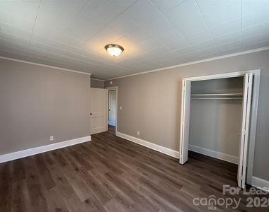 113 Garrison Drive - Photo Thumbnail 11