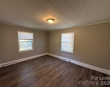 113 Garrison Drive - Photo Thumbnail 6