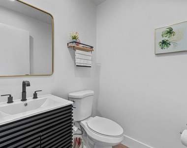 70 Valencia C - Photo Thumbnail 14