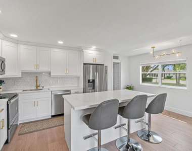 70 Valencia C - Photo Thumbnail 7