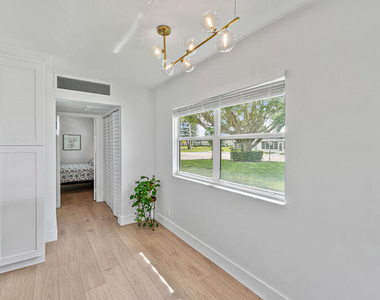 70 Valencia C - Photo Thumbnail 10