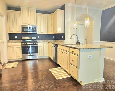 11072 Discovery Drive - Photo Thumbnail 3