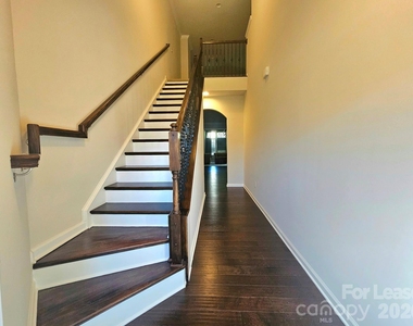 11072 Discovery Drive - Photo Thumbnail 2