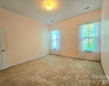 11072 Discovery Drive - Photo Thumbnail 10