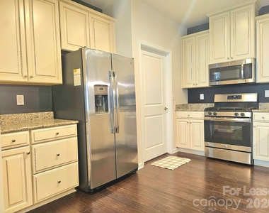 11072 Discovery Drive - Photo Thumbnail 4