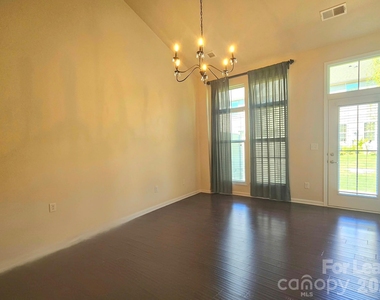 11072 Discovery Drive - Photo Thumbnail 8