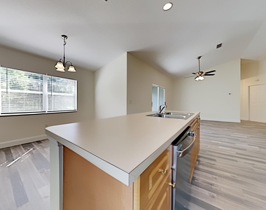 2052 Se Heathwood Circle - Photo Thumbnail 8