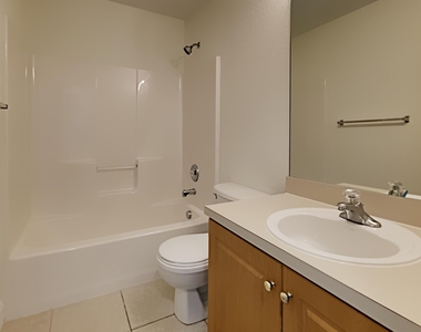 2052 Se Heathwood Circle - Photo Thumbnail 4